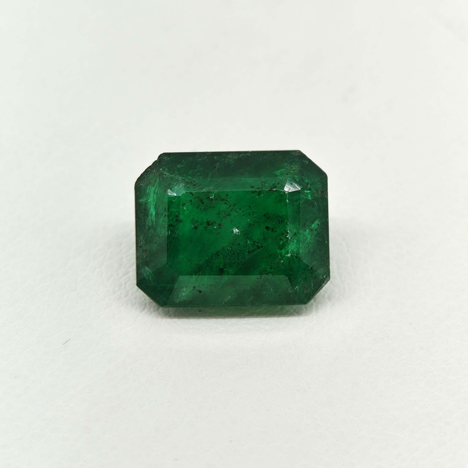 Natural Zambian Emerald emerald cut gemstone HEM-016 from Zambia
