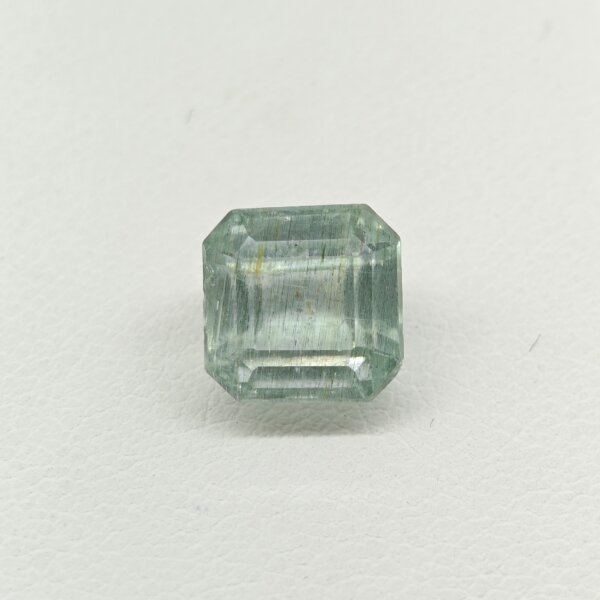 Natural Russian Emerald Emerald Cut Gemstone REM-008 Natural Russian Emerald emerald cut gemstone REM-008 from Russia