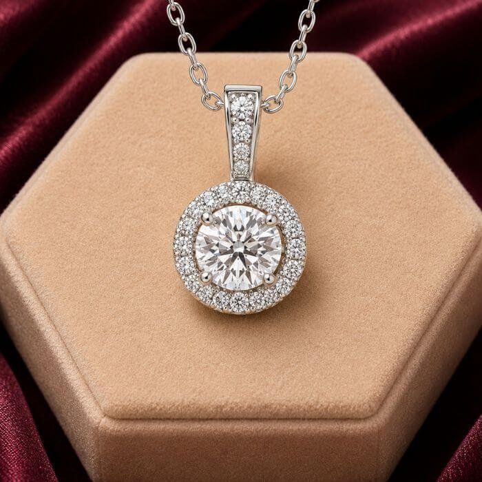 Office Wear Pendant featuring a sleek minimalist design with elegant detailing and refined everyday sophistication.