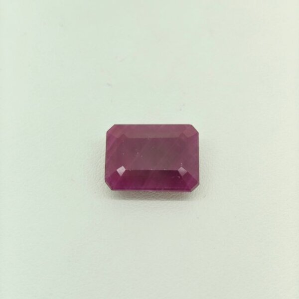 Ruby RUB-032 Ruby RUB-032 featuring a vivid natural ruby gemstone with rich crimson red hues, exceptional clarity, and radiant polished brilliance.