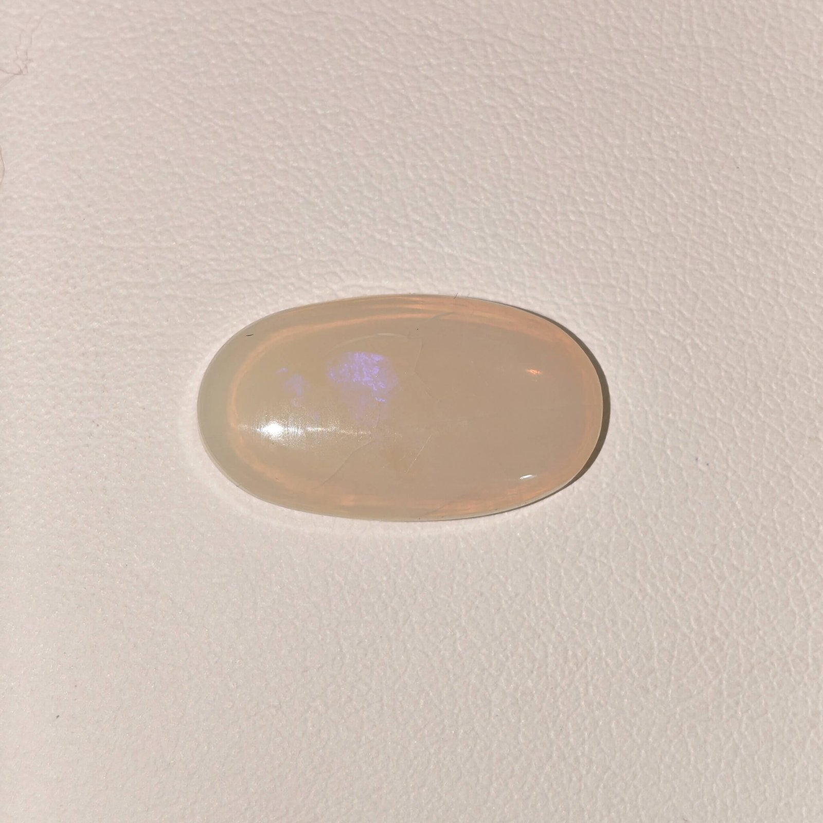 Natural Australian Opal Gemstone White Oval AOP-007 Natural Australian Opal Gemstone white oval stone AOP-007 from Australia