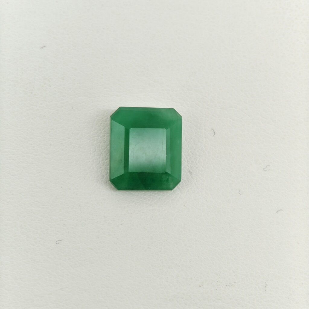 Buy Natural Zambia Emerald (Panna) Gemstone | Certified Original Zambian Emerald for Mercury (Budh), Vedic Astrology, Fine Jewellery & Investment