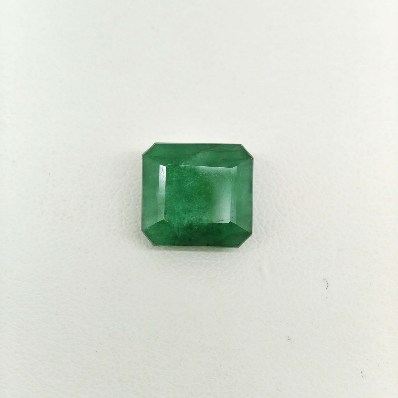 Natural Zambian Emerald 5.70 Carat Panna – Radiant Cut Natural Zambian Emerald 5.70 Carat Panna Radiant Cut